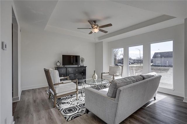 1816 Silverback Way, Pittsburg, KS 66762