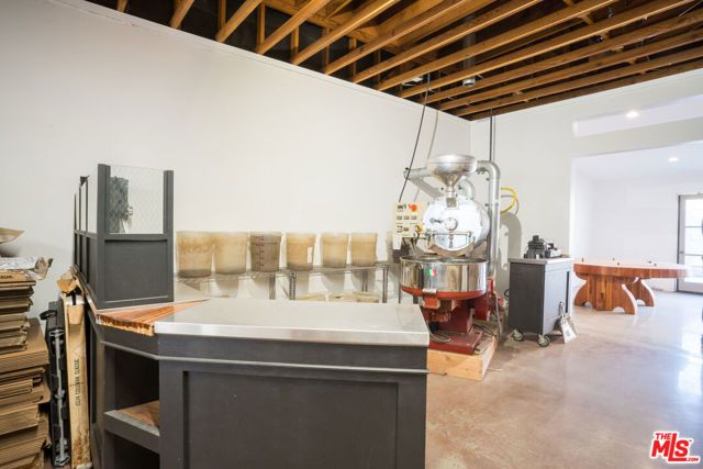 1529 W Pacific Coast Highway, Long Beach, CA 90810