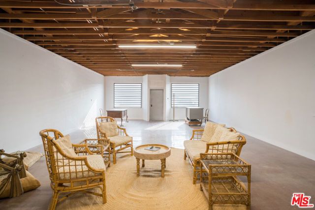 1529 W Pacific Coast Highway, Long Beach, CA 90810