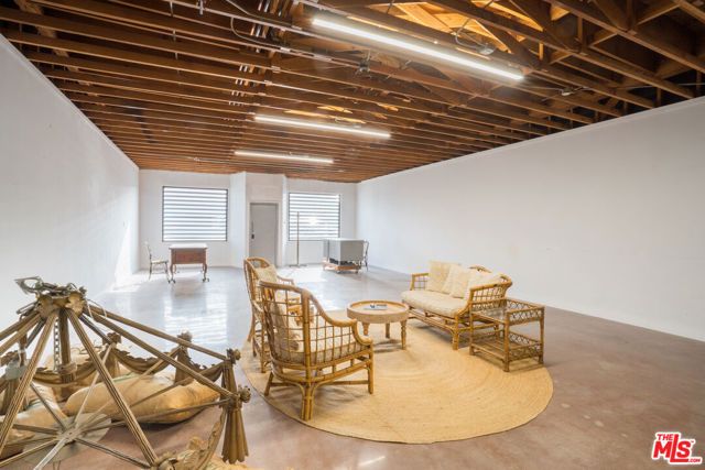 1529 W Pacific Coast Highway, Long Beach, CA 90810