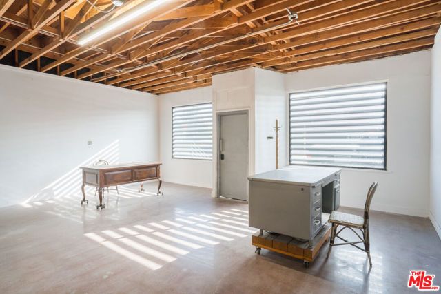 1529 W Pacific Coast Highway, Long Beach, CA 90810