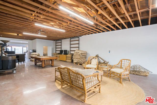 1529 W Pacific Coast Highway, Long Beach, CA 90810