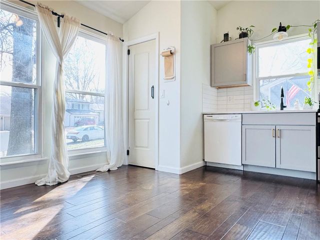 14718 W 91st Terrace, Lenexa, KS 66215