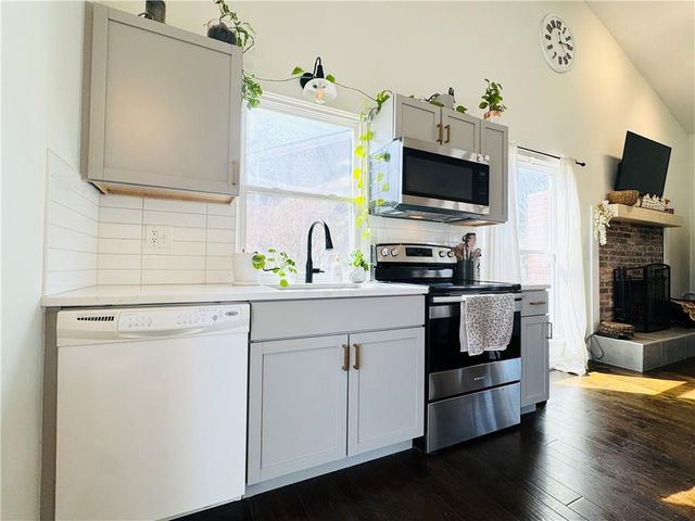 14718 W 91st Terrace, Lenexa, KS 66215