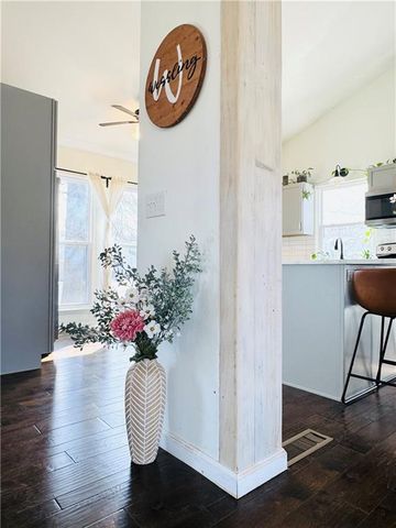 14718 W 91st Terrace, Lenexa, KS 66215