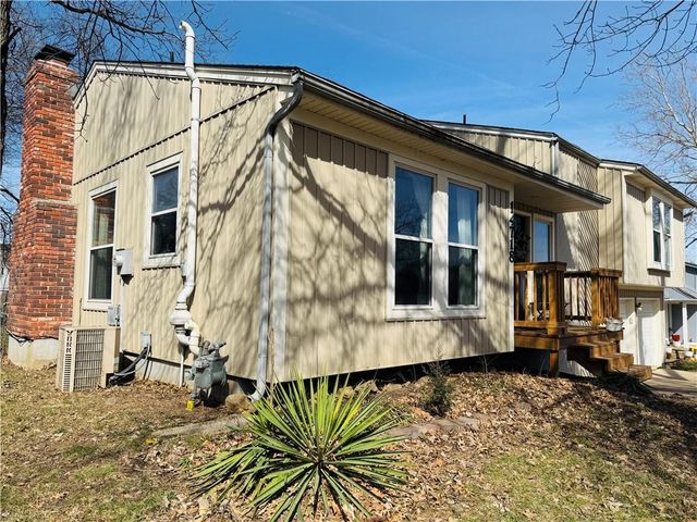 14718 W 91st Terrace, Lenexa, KS 66215