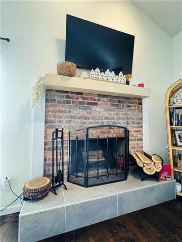 14718 W 91st Terrace, Lenexa, KS 66215