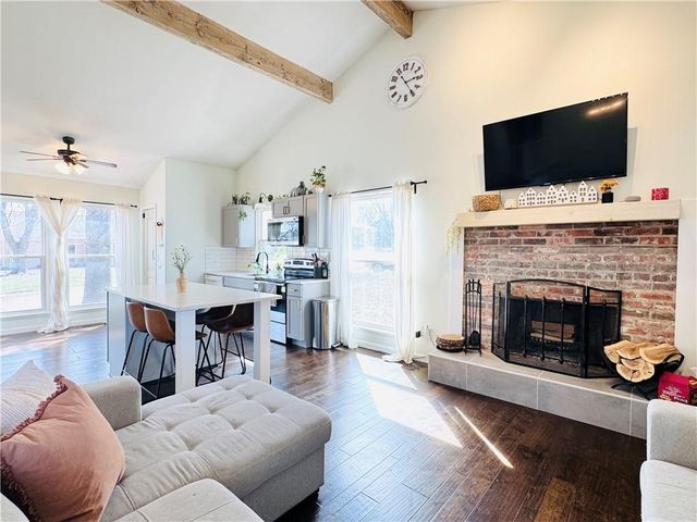 14718 W 91st Terrace, Lenexa, KS 66215