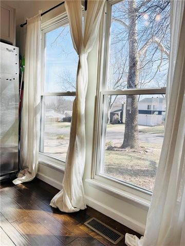 14718 W 91st Terrace, Lenexa, KS 66215