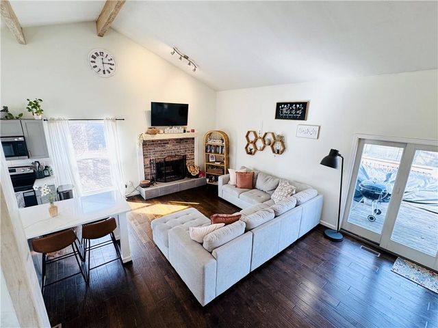 14718 W 91st Terrace, Lenexa, KS 66215