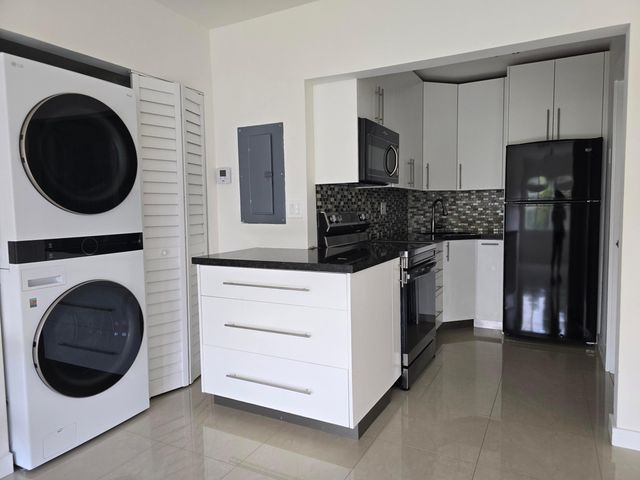 201 SE 6th Avenue, Pompano Beach, FL 33060