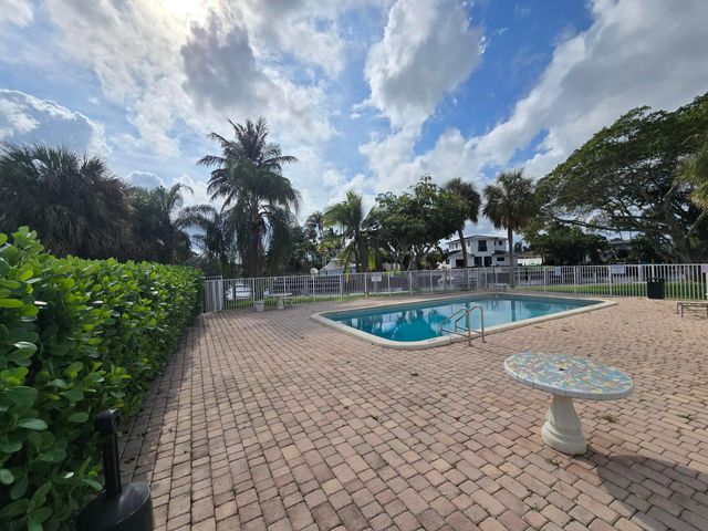 201 SE 6th Avenue, Pompano Beach, FL 33060