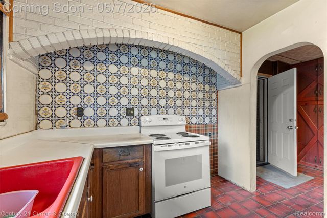25205 Inkster Road, Farmington Hills, MI 48336