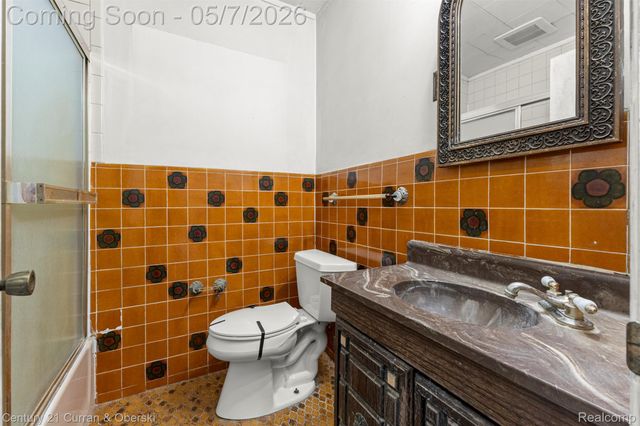 25205 Inkster Road, Farmington Hills, MI 48336