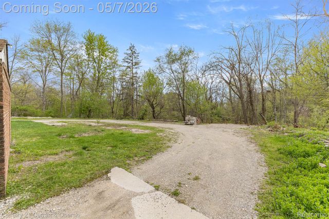 25205 Inkster Road, Farmington Hills, MI 48336