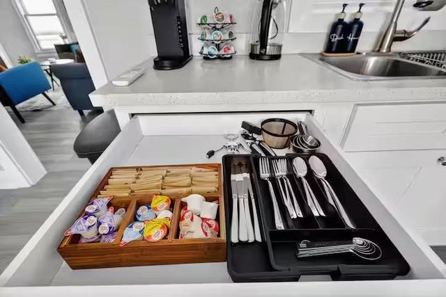 1401 Collier Street, Houston, TX 77023