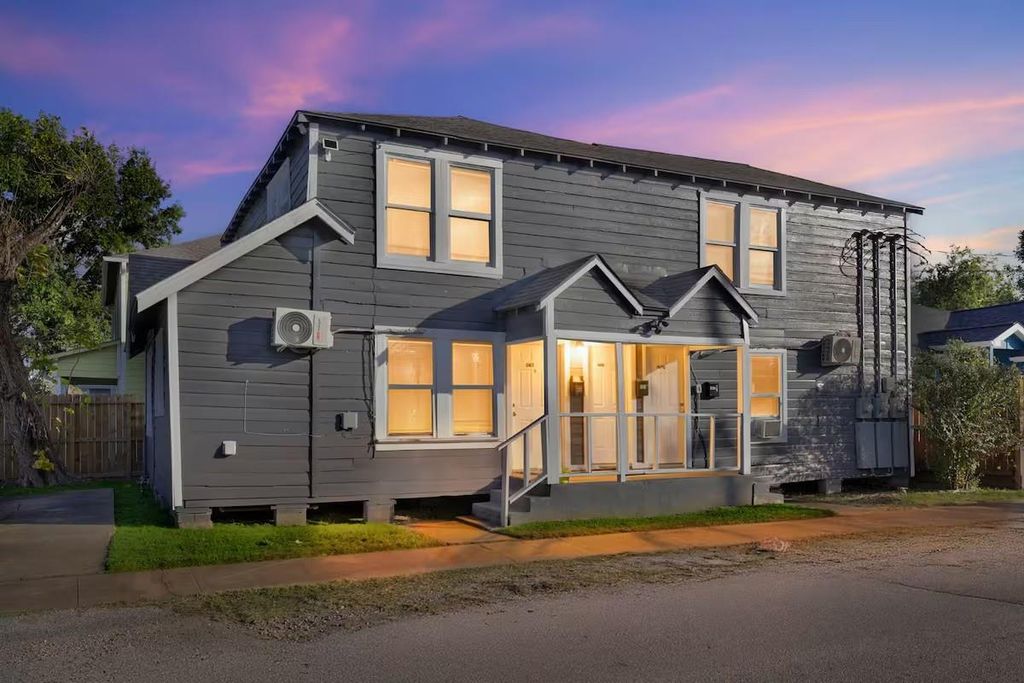 1401 Collier Street, Houston, TX 77023