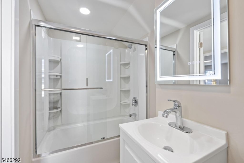 129 Laurel Ave, Union Twp., NJ 07083 — photo 4