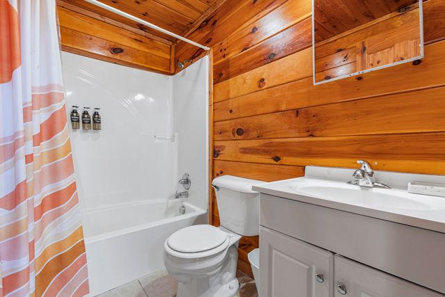 50 Platinum Drive, Slade, KY 40376