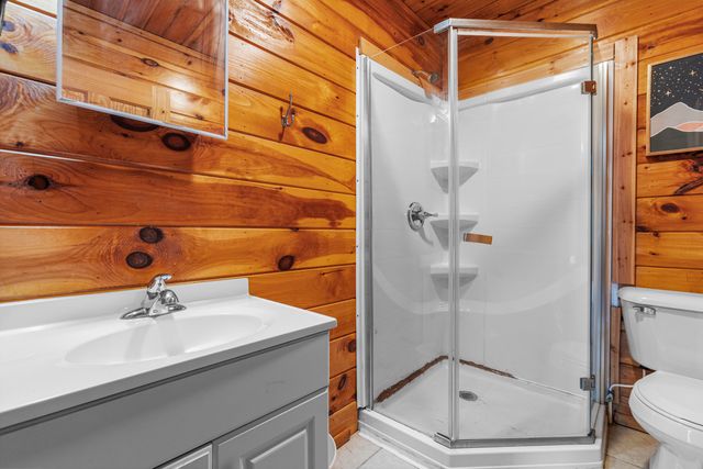 50 Platinum Drive, Slade, KY 40376