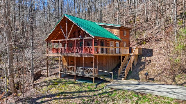 50 Platinum Drive, Slade, KY 40376