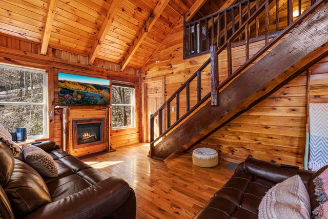 50 Platinum Drive, Slade, KY 40376