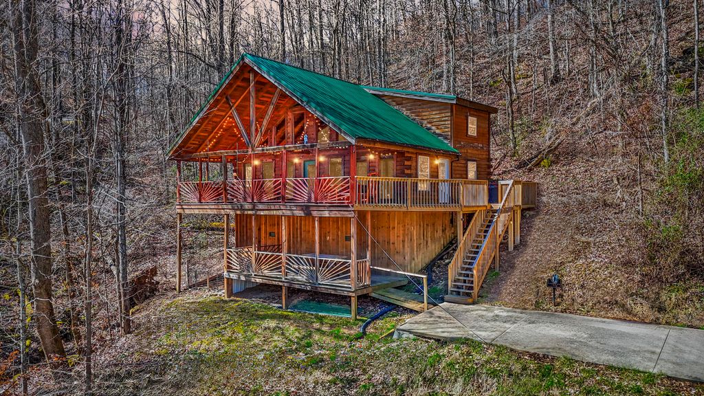 50 Platinum Drive, Slade, KY 40376