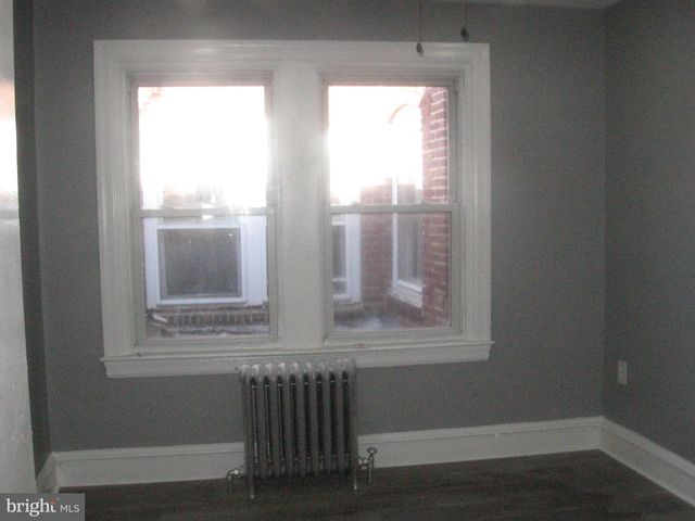 307 CLIFTON AVE, Darby, PA 19023