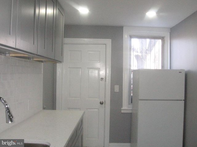 307 CLIFTON AVE, Darby, PA 19023