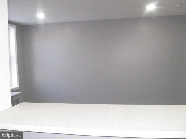 307 CLIFTON AVE, Darby, PA 19023