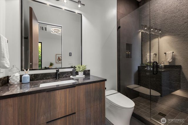 1331 102nd Avenue NE, Bellevue, WA 98004