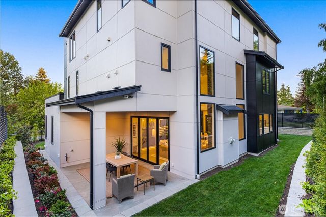 1331 102nd Avenue NE, Bellevue, WA 98004
