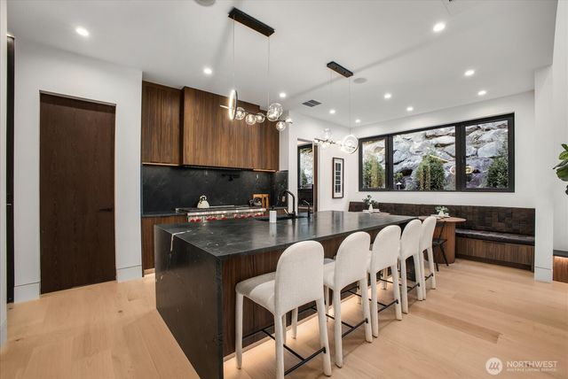 1331 102nd Avenue NE, Bellevue, WA 98004