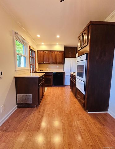 1526 Rhode Avenue, Merrick, NY 11566