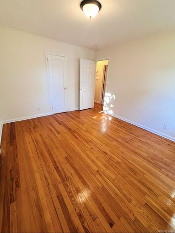 1526 Rhode Avenue, Merrick, NY 11566