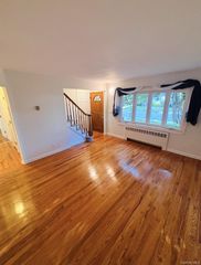 1526 Rhode Avenue, Merrick, NY 11566
