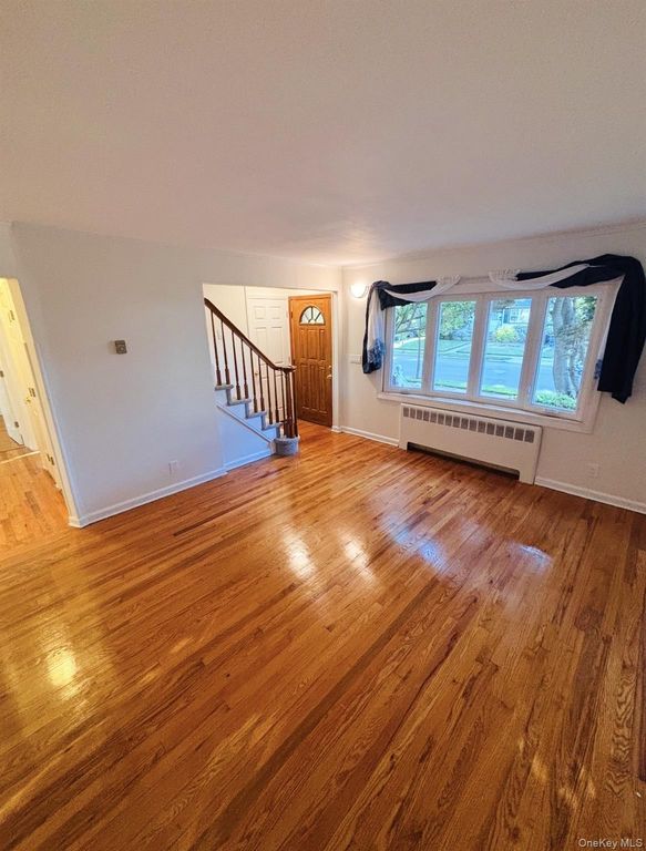 1526 Rhode Avenue, Merrick, NY 11566
