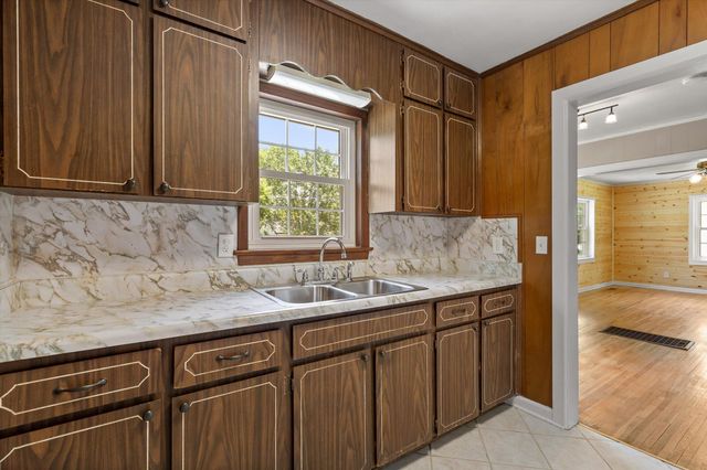 8 Morgan Circle, Fort Oglethorpe, GA 30742