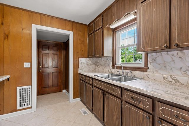 8 Morgan Circle, Fort Oglethorpe, GA 30742