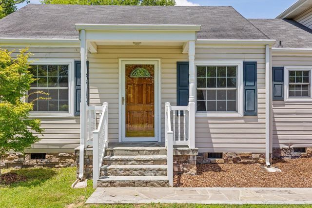 8 Morgan Circle, Fort Oglethorpe, GA 30742