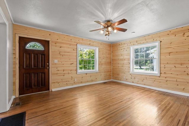 8 Morgan Circle, Fort Oglethorpe, GA 30742