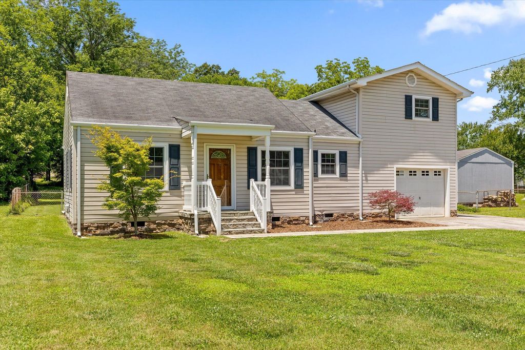 8 Morgan Circle, Fort Oglethorpe, GA 30742