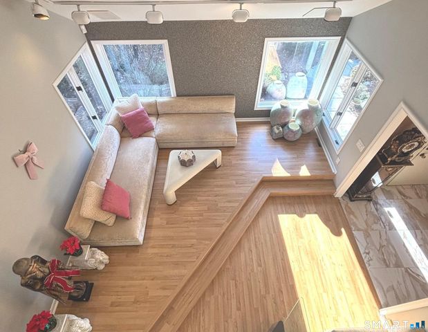 10 Ironwood Lane 10, West Hartford, CT 06117