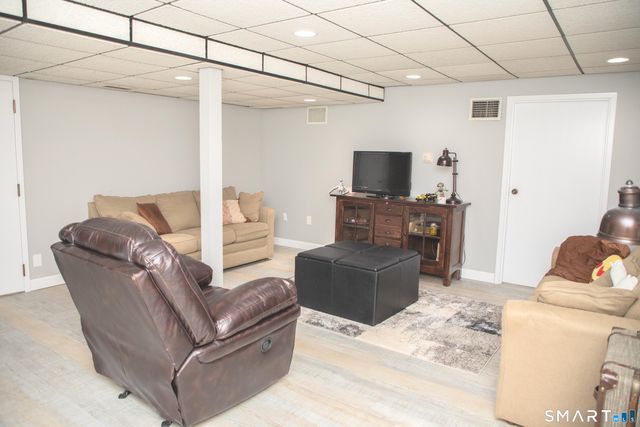 10 Ironwood Lane 10, West Hartford, CT 06117