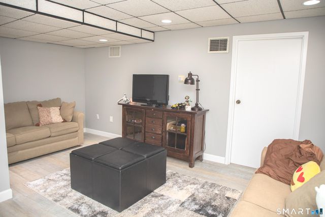 10 Ironwood Lane 10, West Hartford, CT 06117