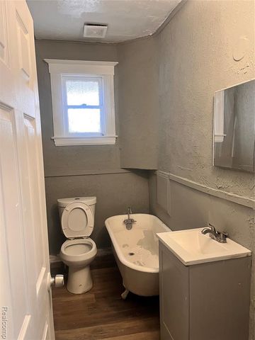 1174 Coolidge Highway, River Rouge, MI 48218