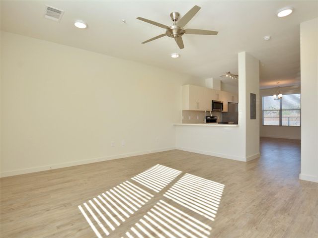 7805 Cooper LN 102, Austin, TX 78745