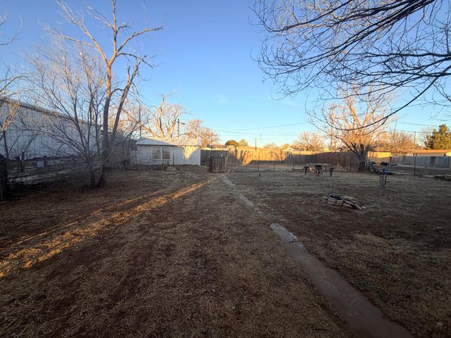 1216 College Avenue, Levelland, TX 79336