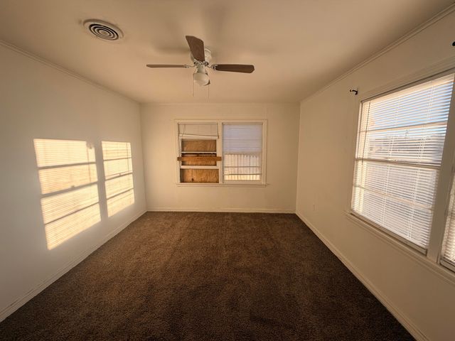 1216 College Avenue, Levelland, TX 79336