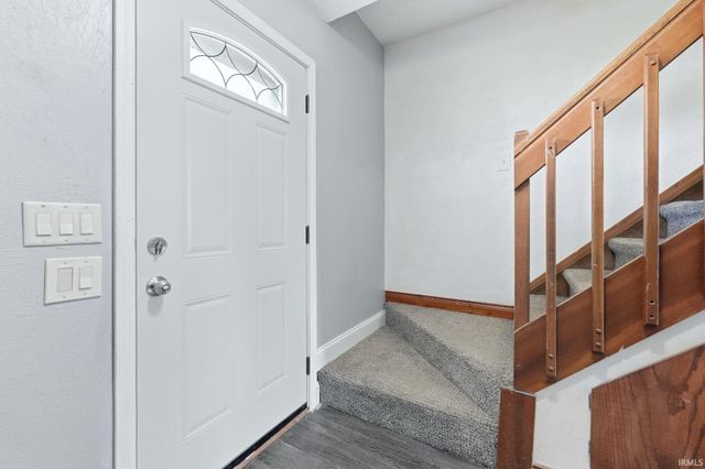 11212 Crested Oak Court, Fort Wayne, IN 46845